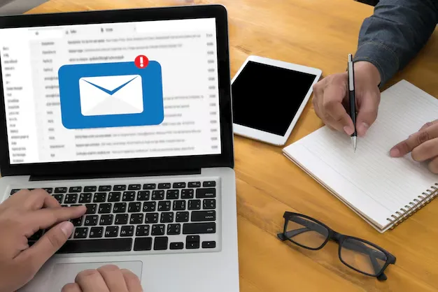 envoyer-message-connexion-communication-aux-contacts-diffusion-